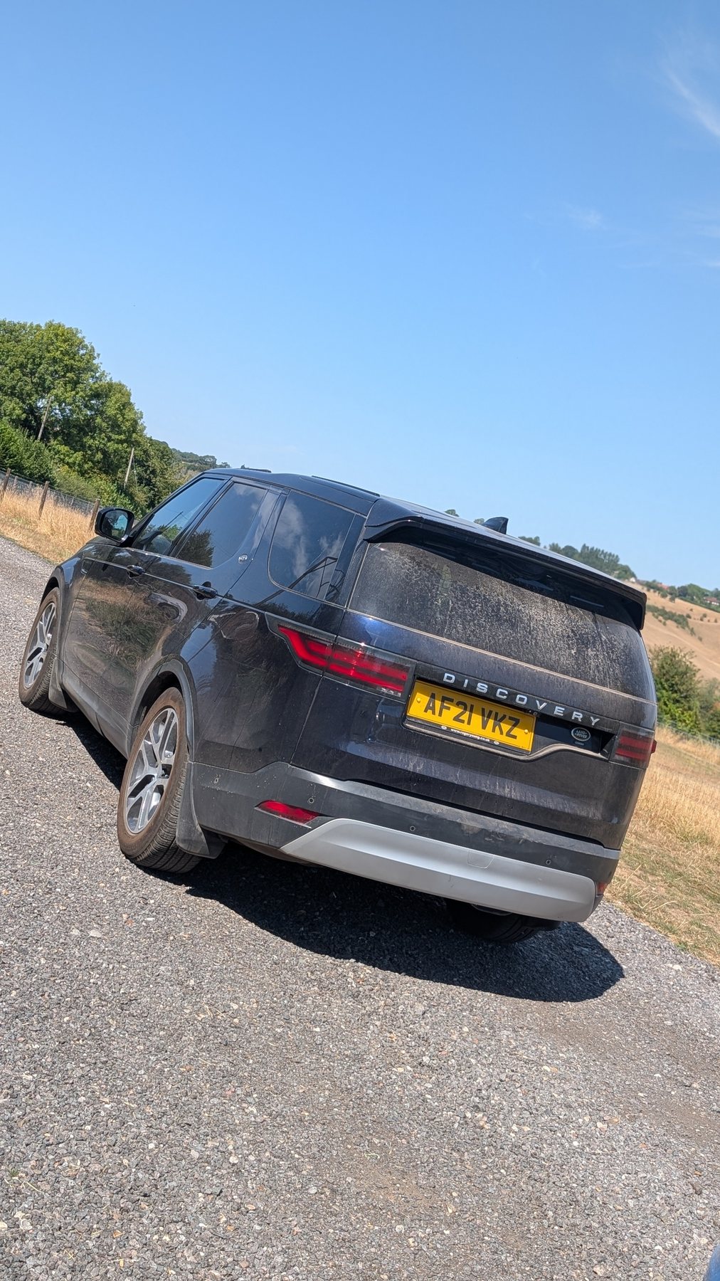 Land Rover Discovery before — covered in dust and road film